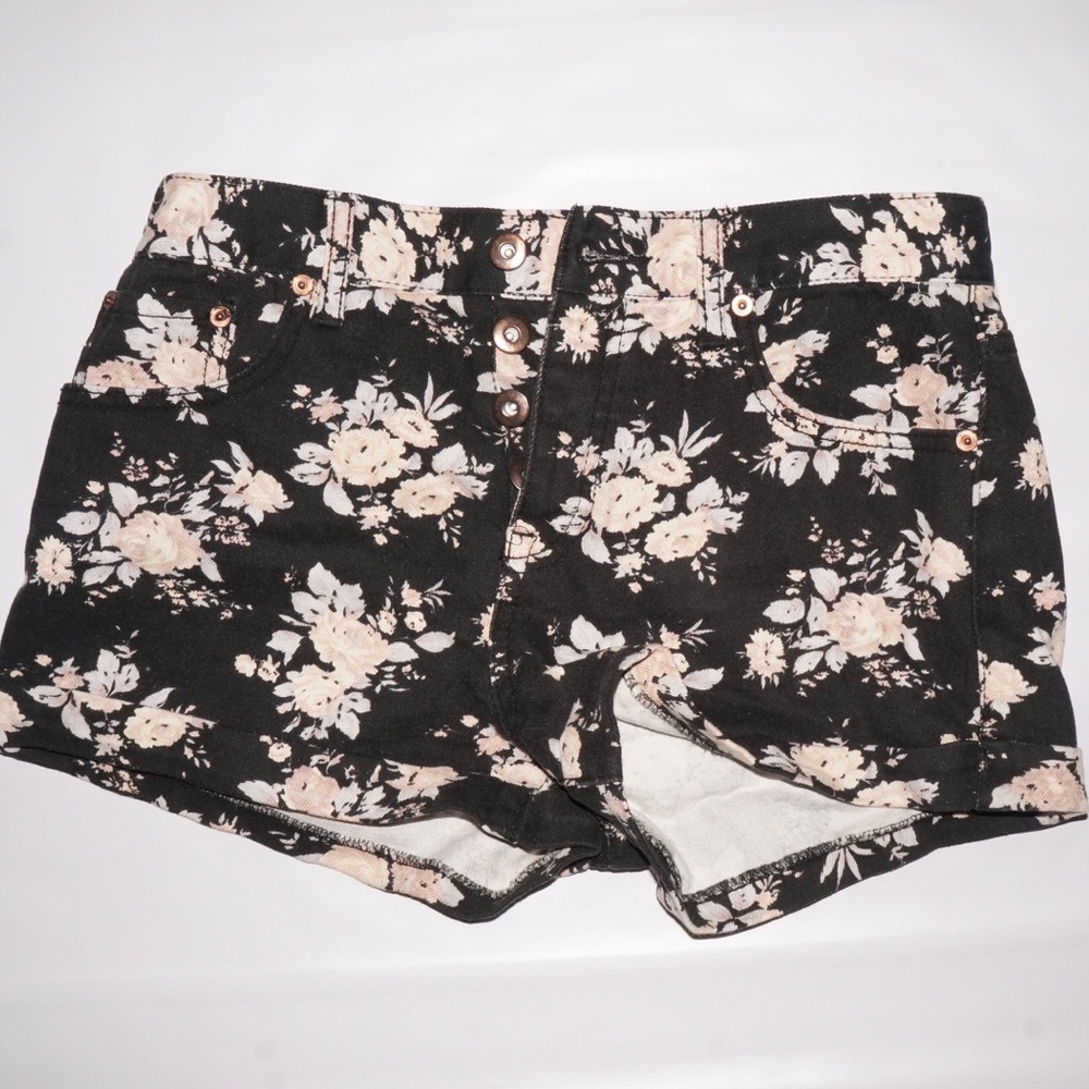 floral shorts